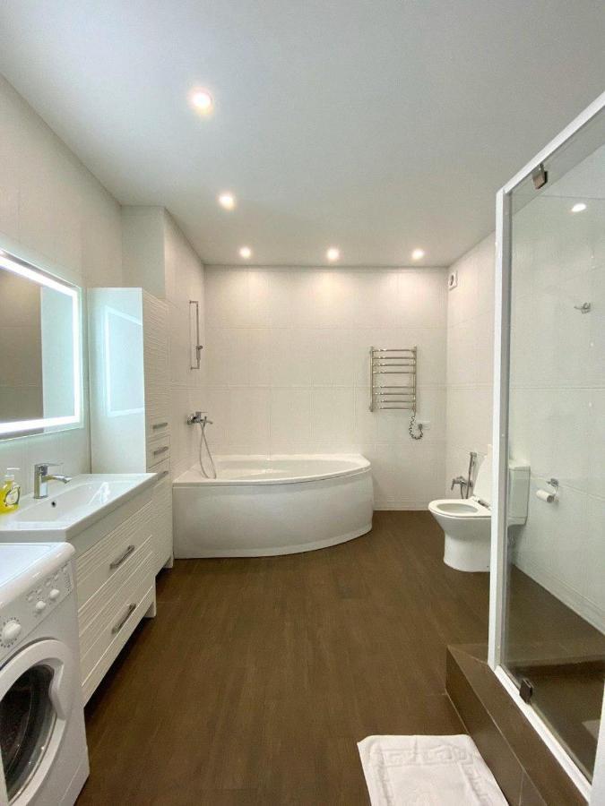 Gagarin Plaza Stylish Apartment โอเดสซา ภายนอก รูปภาพ