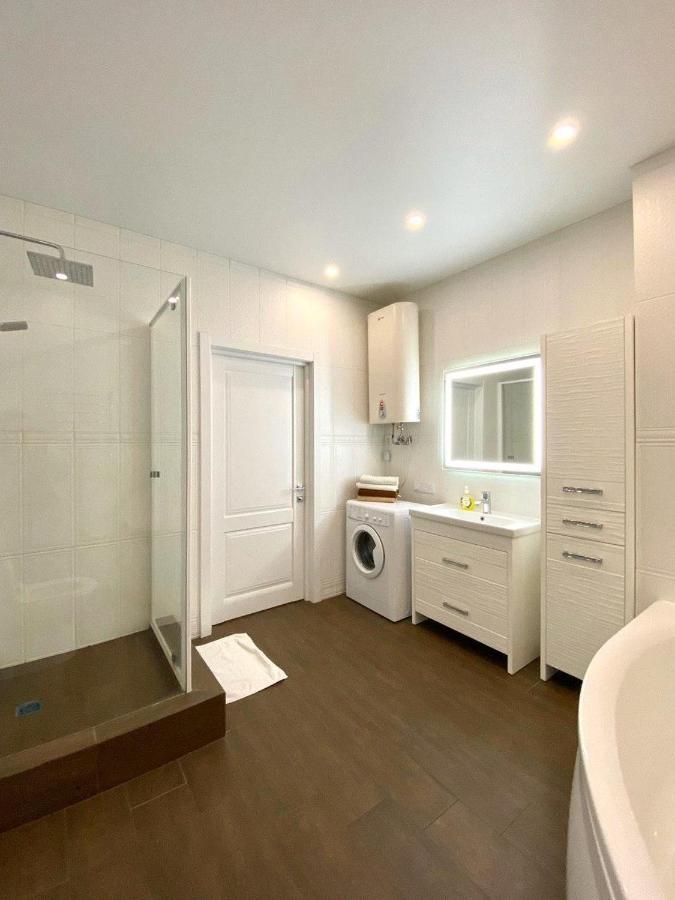 Gagarin Plaza Stylish Apartment โอเดสซา ภายนอก รูปภาพ