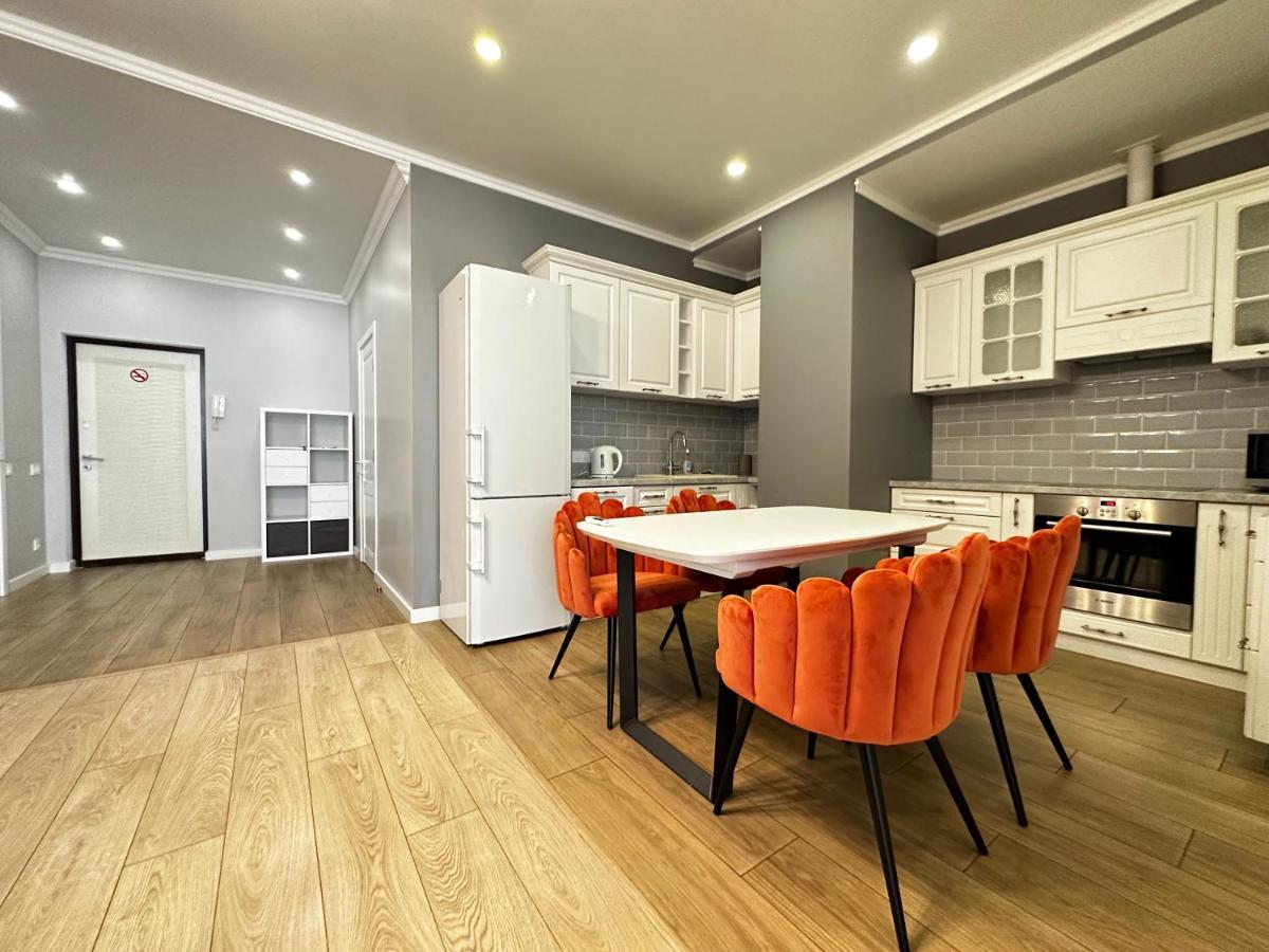 Gagarin Plaza Stylish Apartment โอเดสซา ภายนอก รูปภาพ