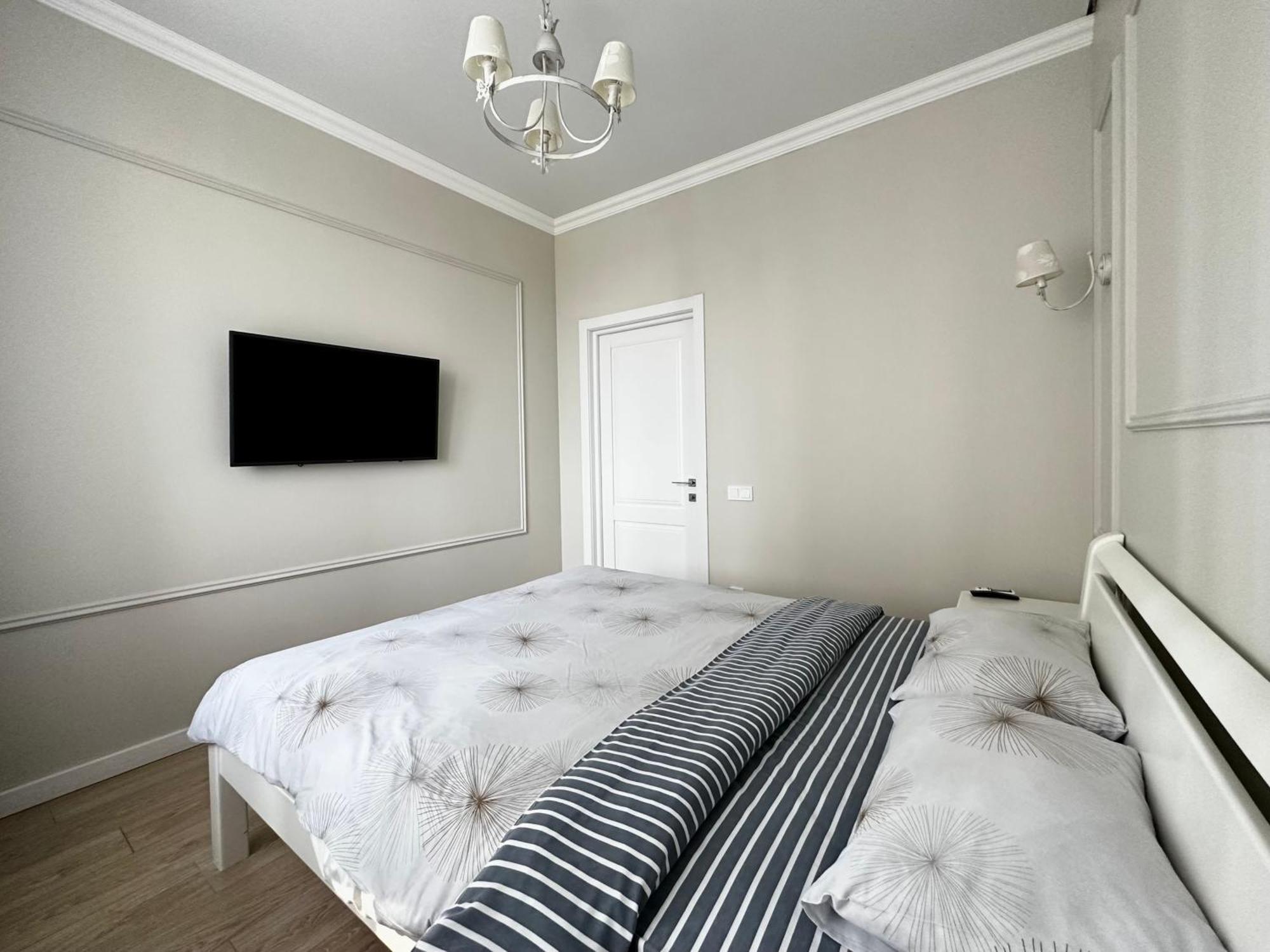 Gagarin Plaza Stylish Apartment โอเดสซา ภายนอก รูปภาพ