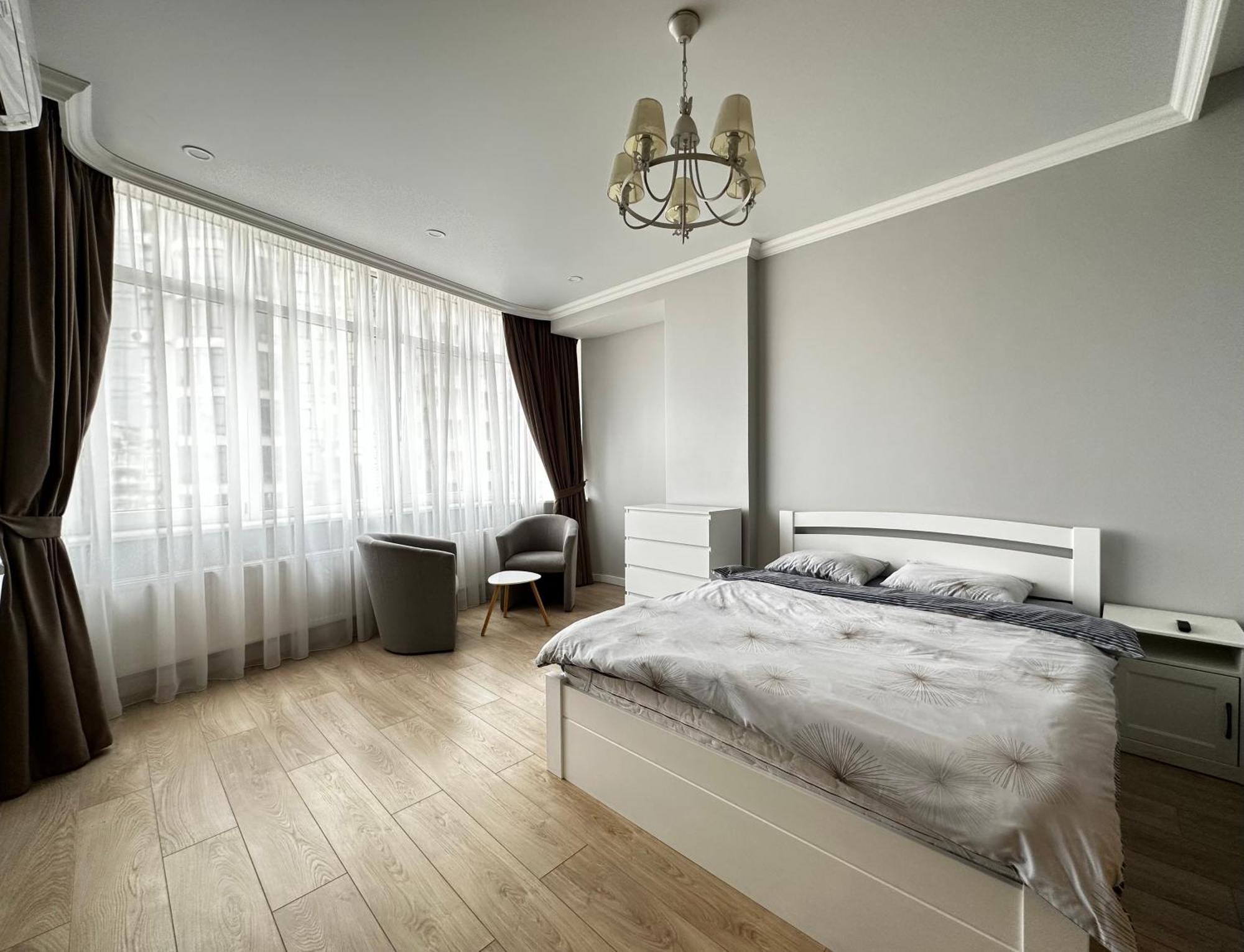 Gagarin Plaza Stylish Apartment โอเดสซา ภายนอก รูปภาพ