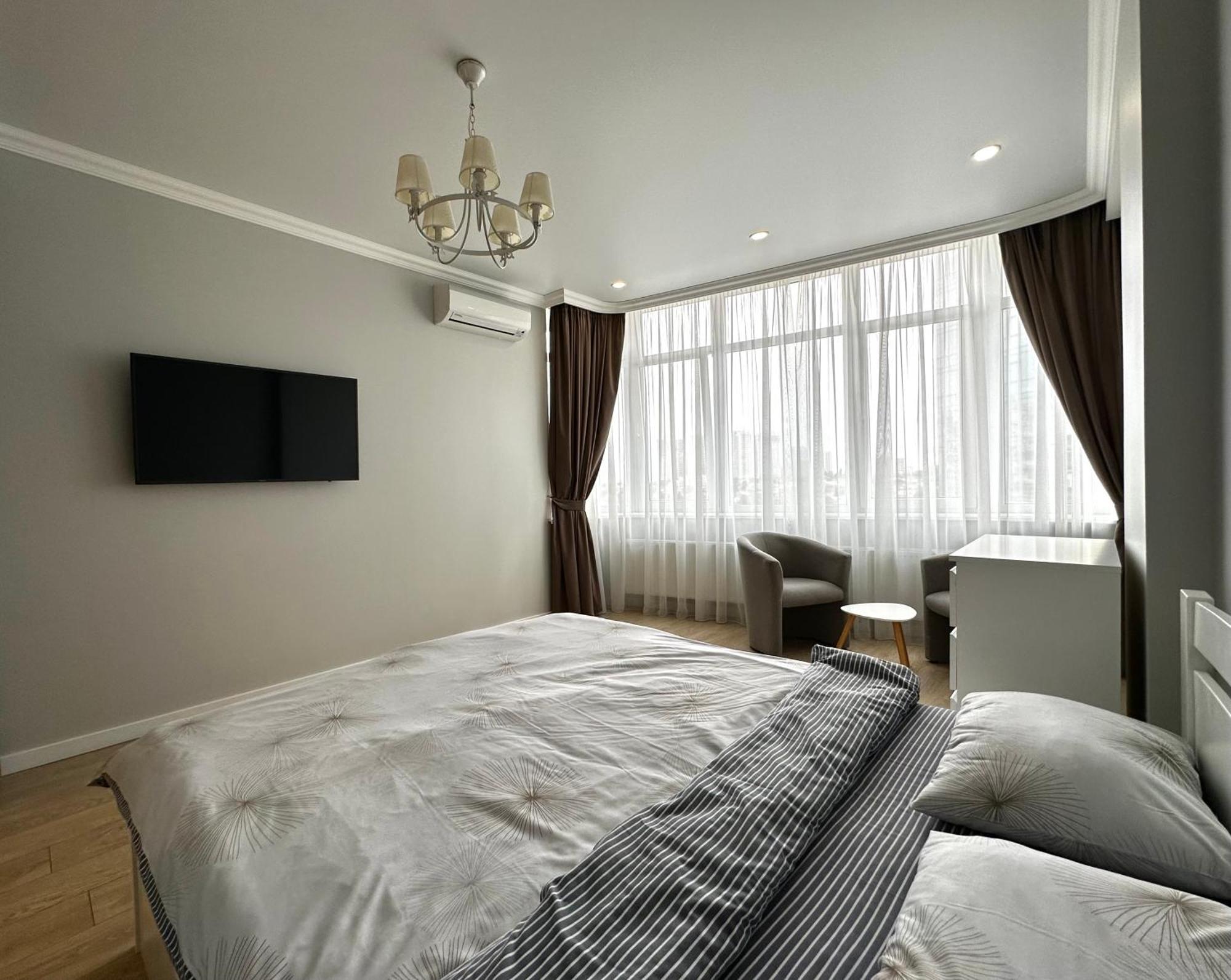 Gagarin Plaza Stylish Apartment โอเดสซา ภายนอก รูปภาพ